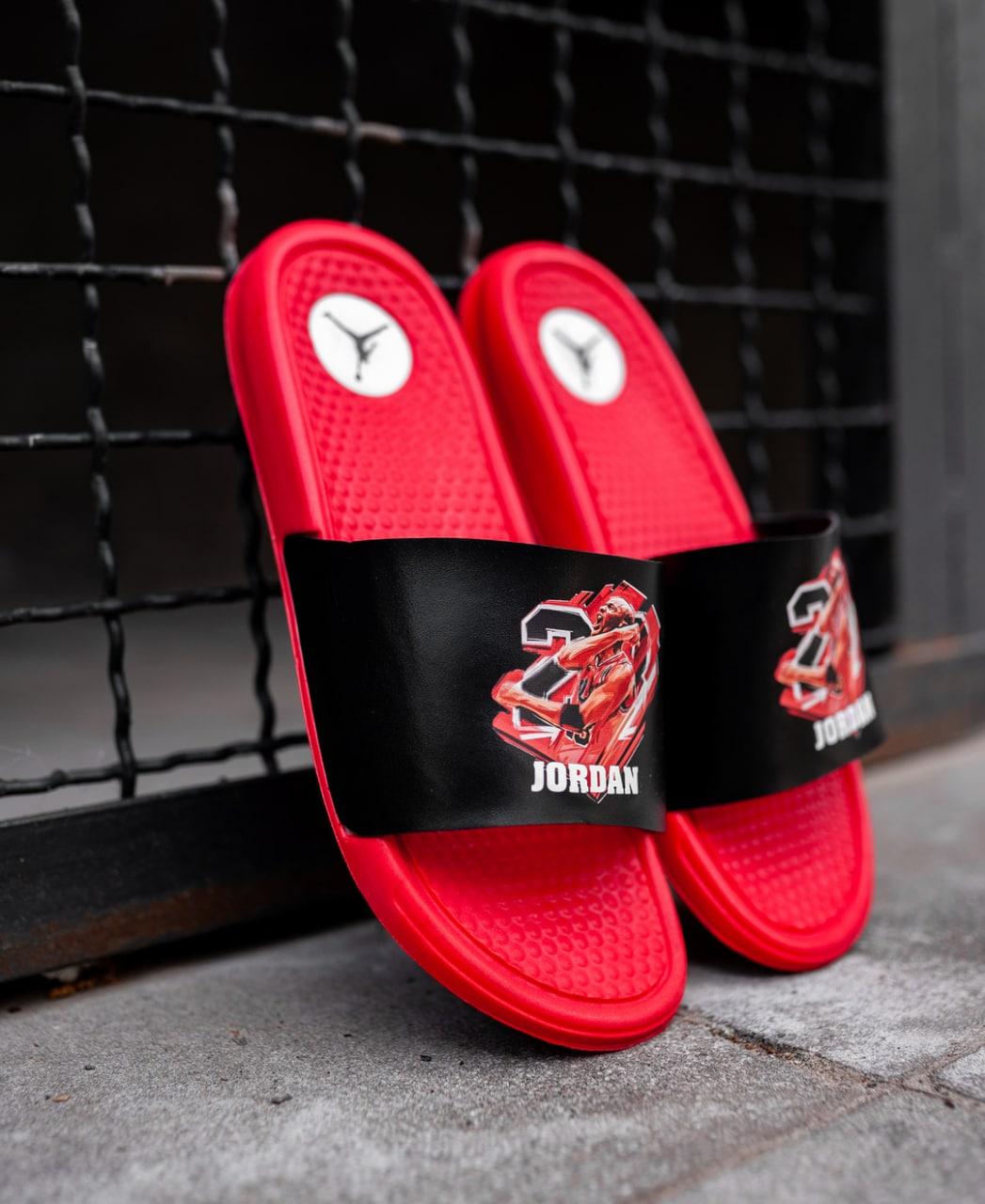 Чоловічі Шлепанці Nike Jordan Black Red 41
