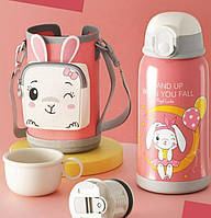 Термос з поїльником для дітей з чохлом і чашечкою Зайка Рожевий 550 мл. Поїльник для малюка дитячий