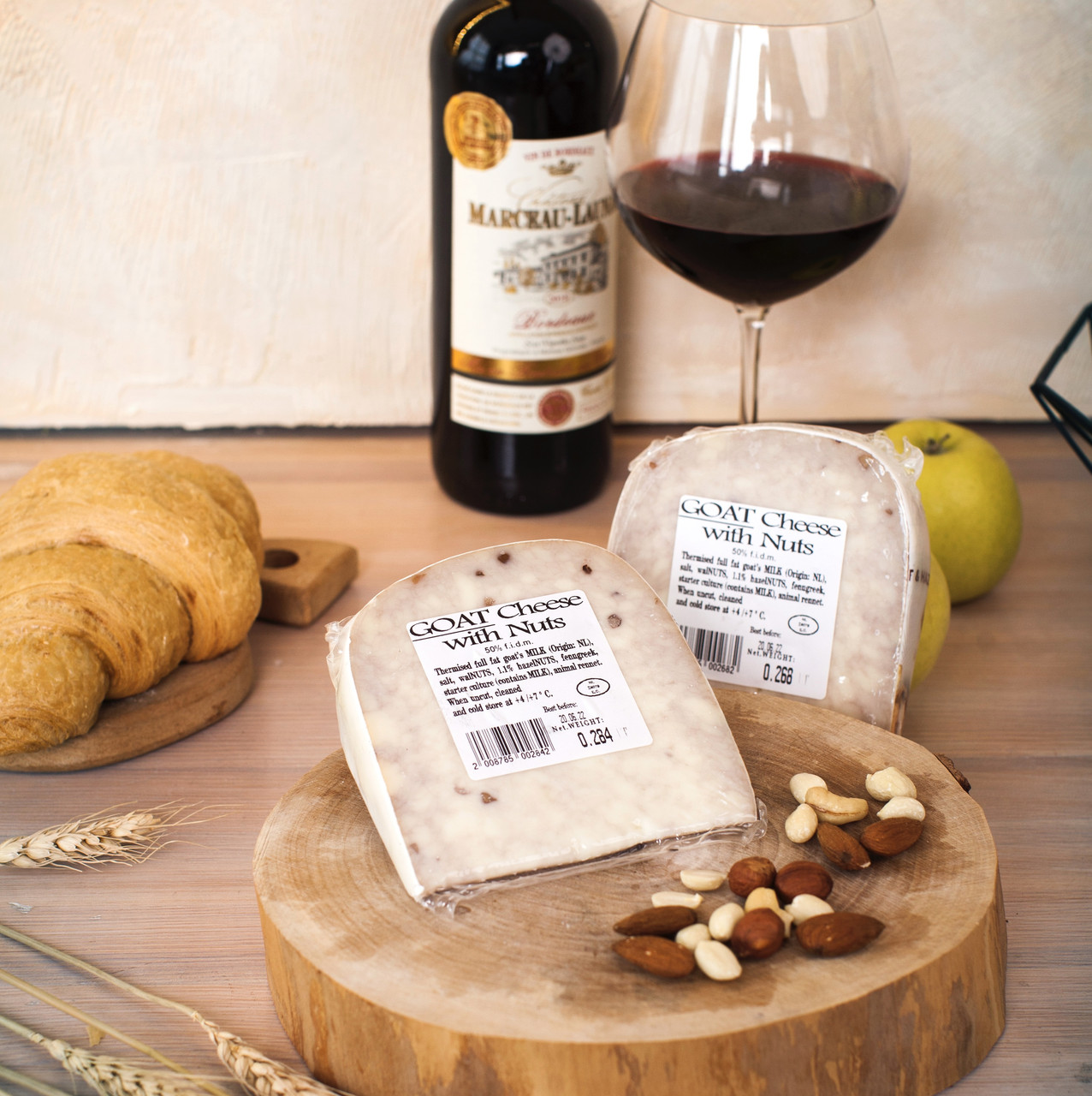 Козячий сир 🧀 з горіхами. 250 гр. Голандія