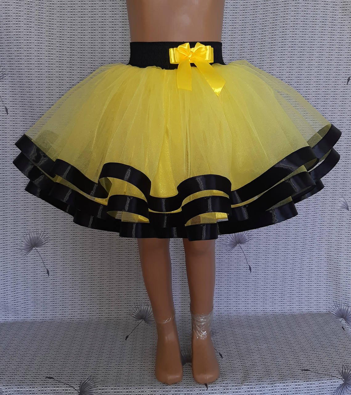 Святкова дитяча спідничка в три шари фатину "Бджілка" розмір 98-104