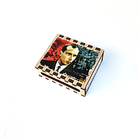 Сувенирные спички в деревянной коробке с магнитами изображение Степана Бандеры