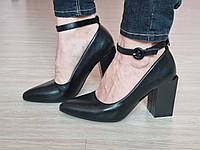 Туфли на широком каблуке с ремешком застежкой узкий носок черные, Размер женской обуви 37 (24 см)