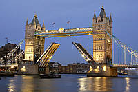 Фотообои флизелиновые 3D город Лондон 375х250 см Тауэрский мост (MS-5-0021) Клей в подарок
