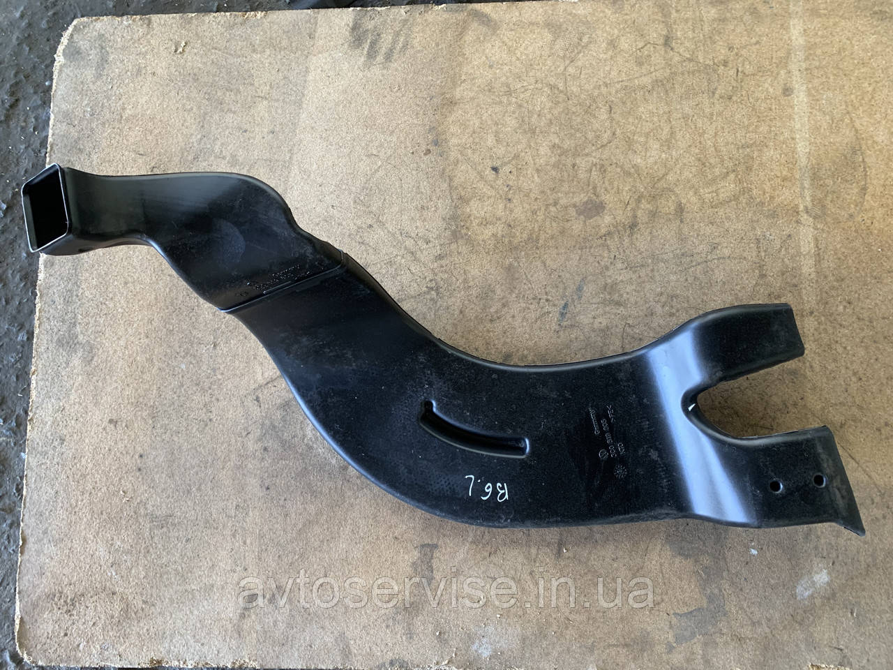 Впуск повітроводу лівий Volkswagen Passat B6 3C0819805