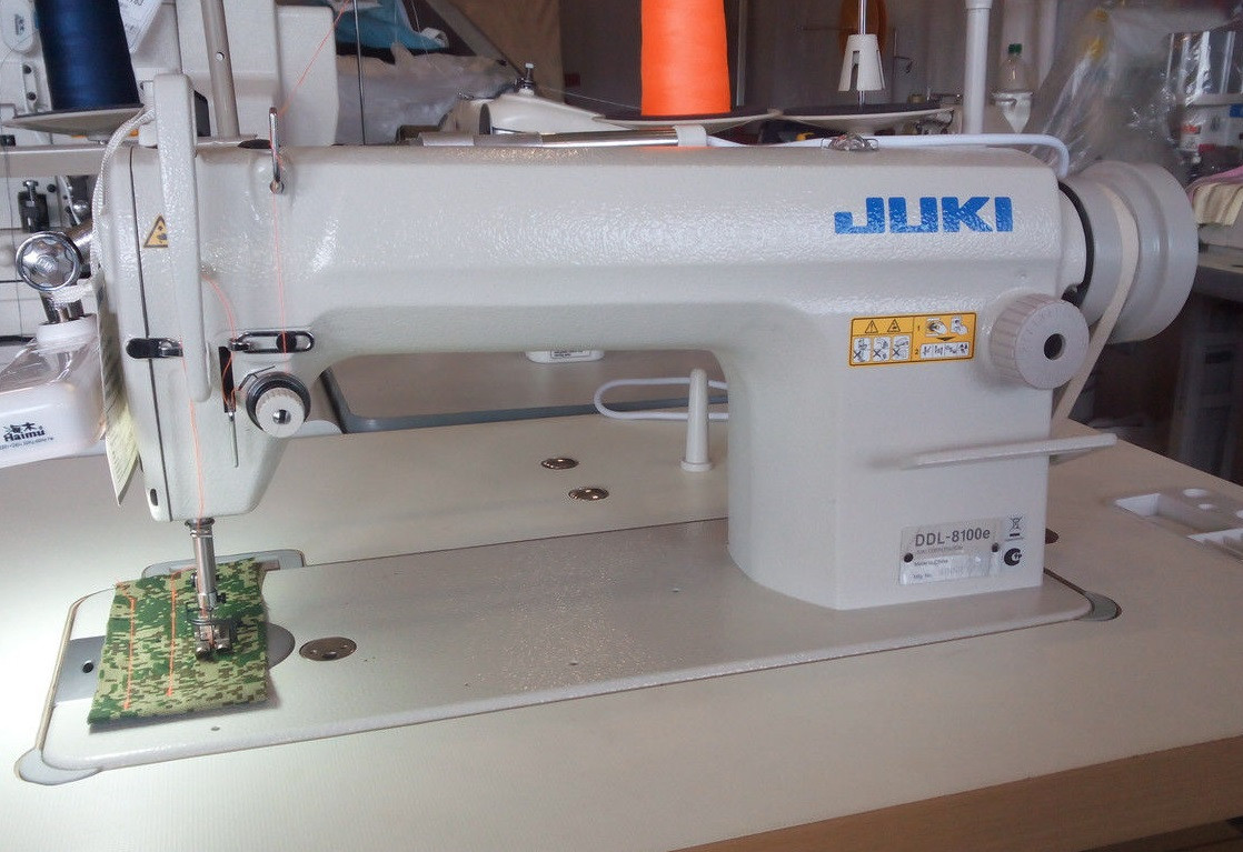 Промислова прямострочная швейна машина Juki DDL-8100eH-BB