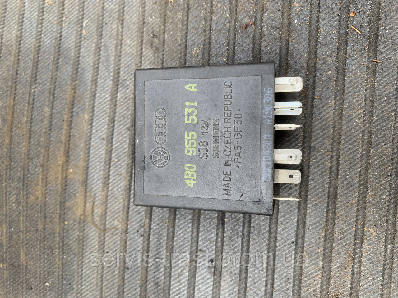 Автомобільне реле Volkswagen Passat B6 4B0 955 531 A