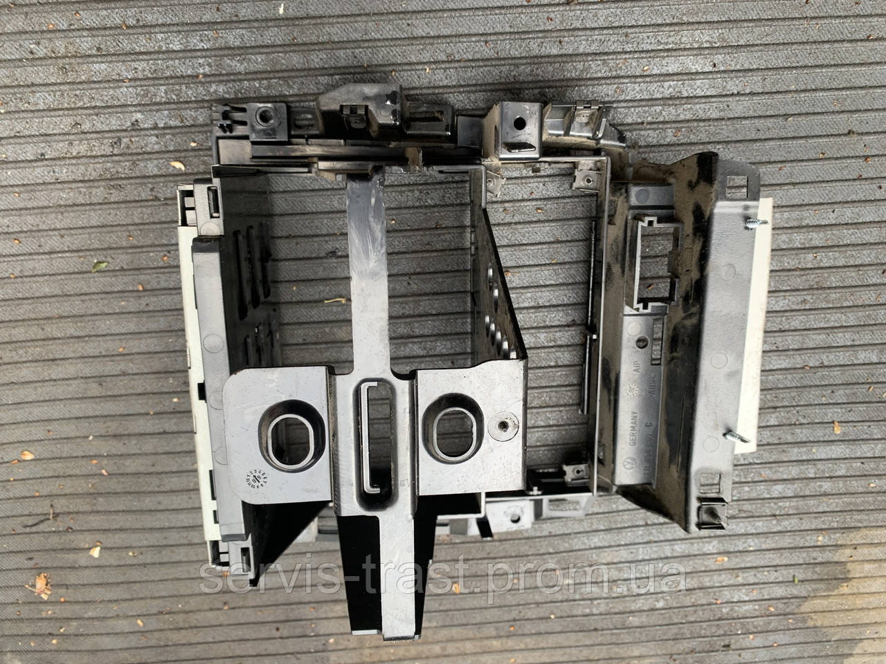 Кронштейн консолі Volkswagen Bora 1J1 858 069 G