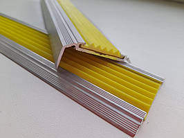 Накладки протиковзні тактильні одинарні з кутом на сходи кольорова вставка