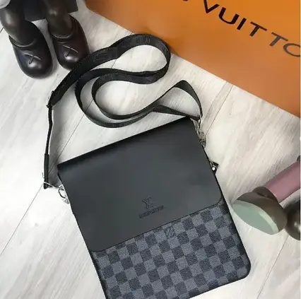 Чоловіча сумка-планшет через плече Louis Vuitton, фото 1