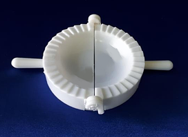 Форма пластикова для вареників 8 см 19692