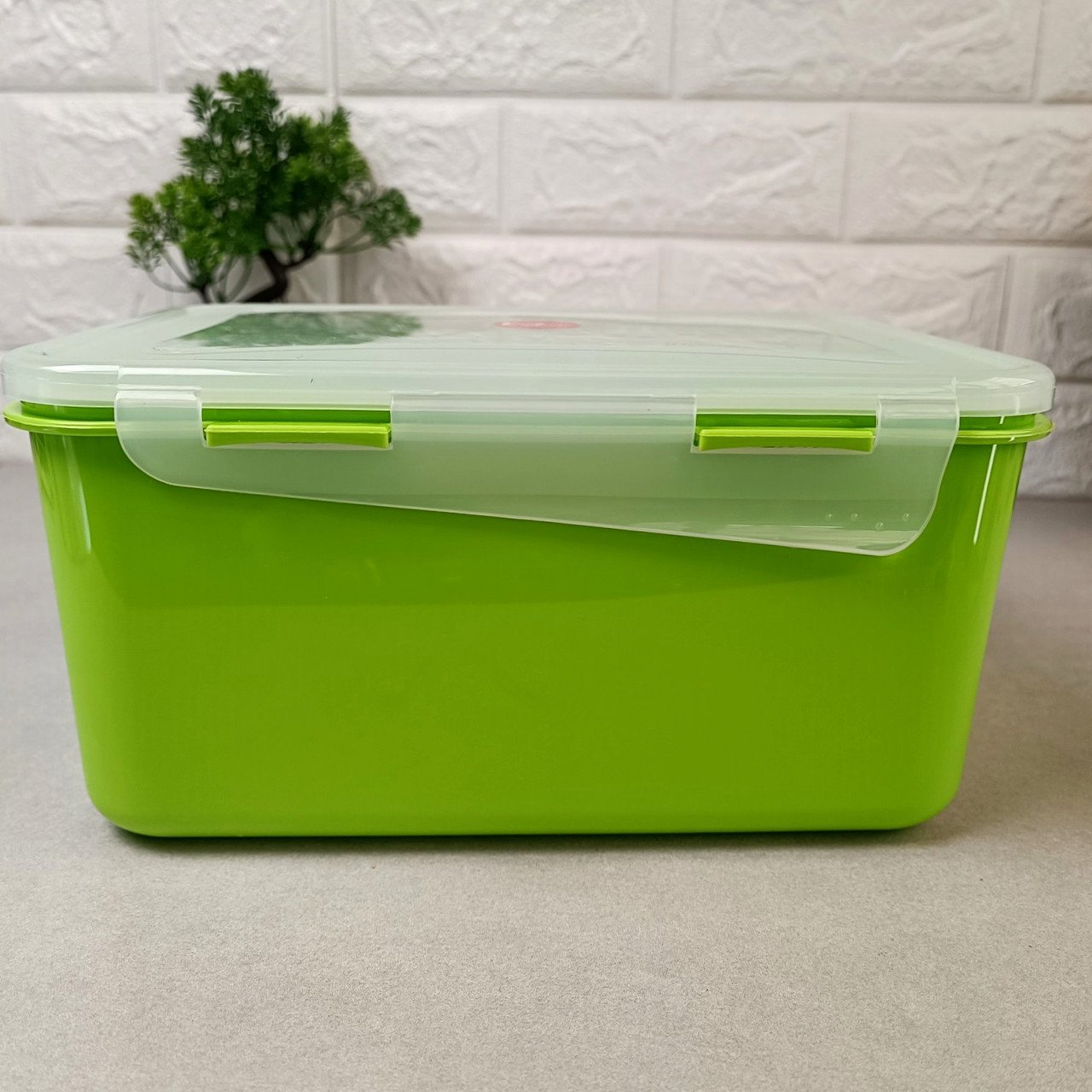 Прямокутний пластиковий харчовий контейнер 2.5л Фієста Алеана