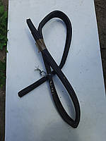 Щільна гумка передня права Skoda Felicia