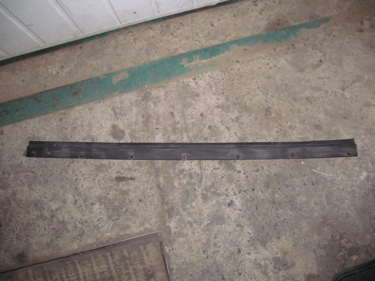 Купить Уплотнитель передней двери нижний renault trafic opel vivaro ...