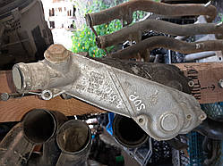 Корпус помпи Skoda Superb 2.5TDi