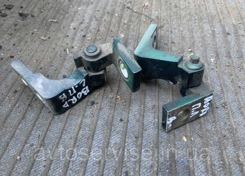 Петлі кріплення дверцят верхні Volkswagen Bora універсал, фото 1