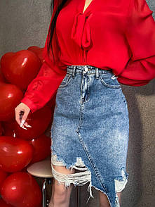 Жіноча спідниця джинсова до колін з асиметрією і потертостями (р. S, M, L) 48si1008