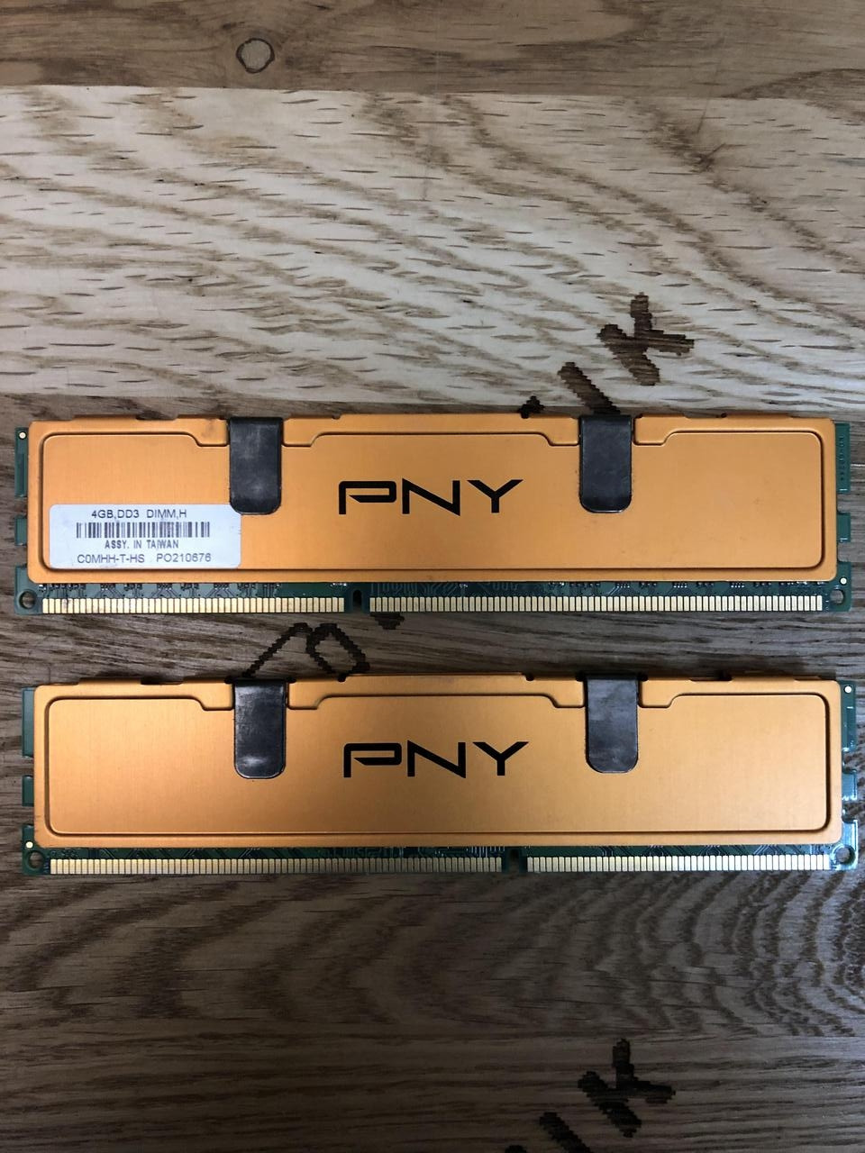 Оперативна пам'ять PNY DDR3-1333 Mhz PC3-10600 4gb
