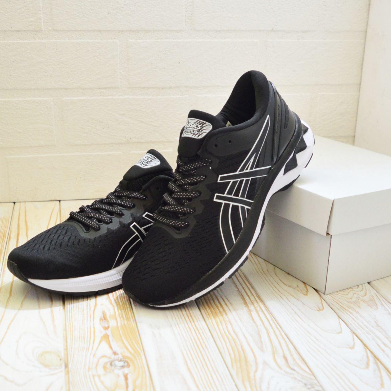 Обувь мужская весна Асикс Гель Кайано черная с белым. Беговые кроссовки ...