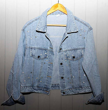 Крута джинсова куртка з кишенями та камінням Сваровскі, фото 2