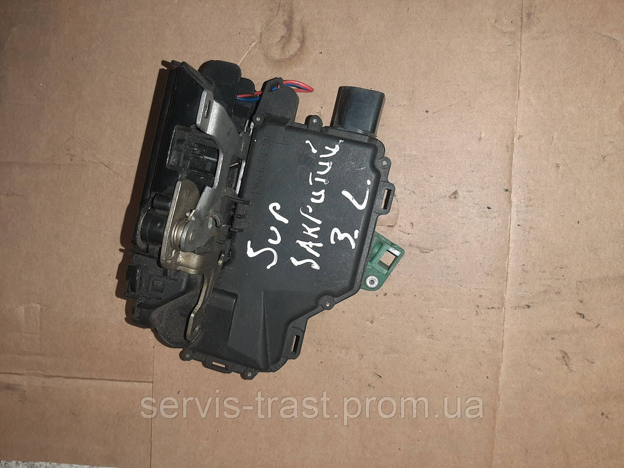 Замок дверцят задньої лівої Skoda Superb