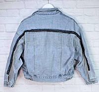 Крута жіноча джинсова куртка кажан з ланцюжком на спині