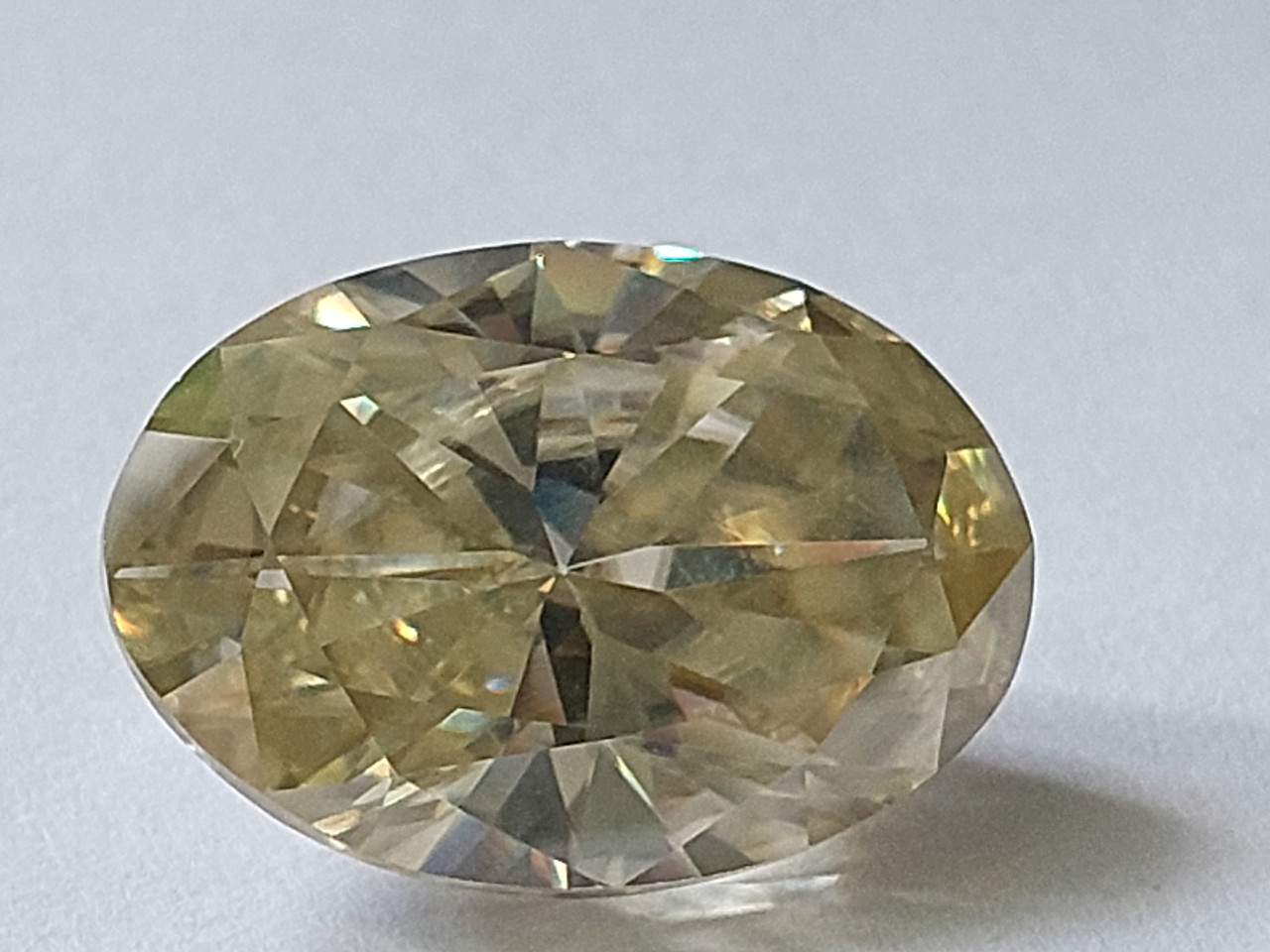 Муассаніт жовтий 16.34 ct VVS1 15 х 21 х 8.5 мм