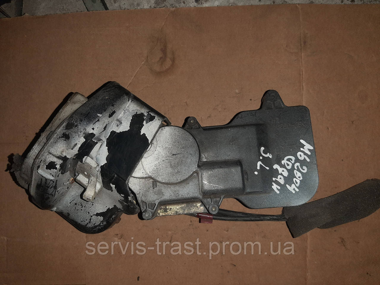 Замок дверей задньої лівої Mazda 6