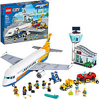 Детский конструктор Пассажирский самолет LEGO City 60262, с радиолокационной башней, грузовиком в аэропорту