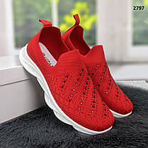 Жіночі червоні кросівки мокасини зі стразами на білій підошві весняно-літні Гіпаніс Україна, фото 2