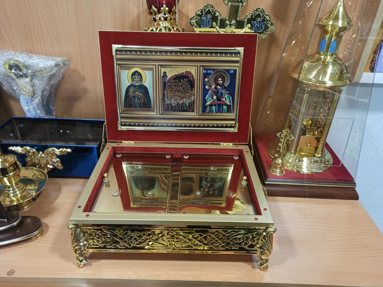 Церковний Ковчег з карбуванням та мощевиками на замовлення 36х26см, фото 1