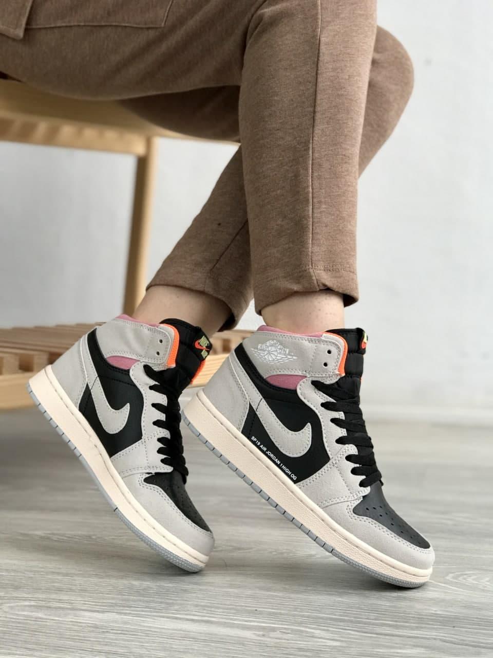 Кроси жіночі Nike Air Jordan Retro 1. Жіноче взуття Найк на кожен день. Стильні кросівки світло-сірі.