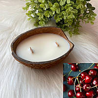 Соевая ароматическая свеча в кокосе «Black Cherry Merlot»