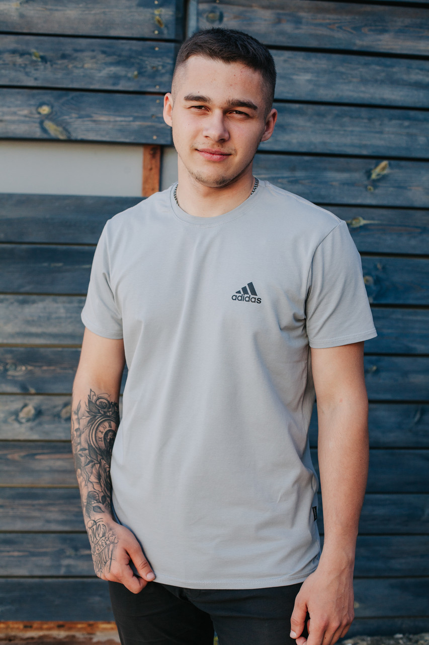 Чоловіча футболка Adidas св.сірий