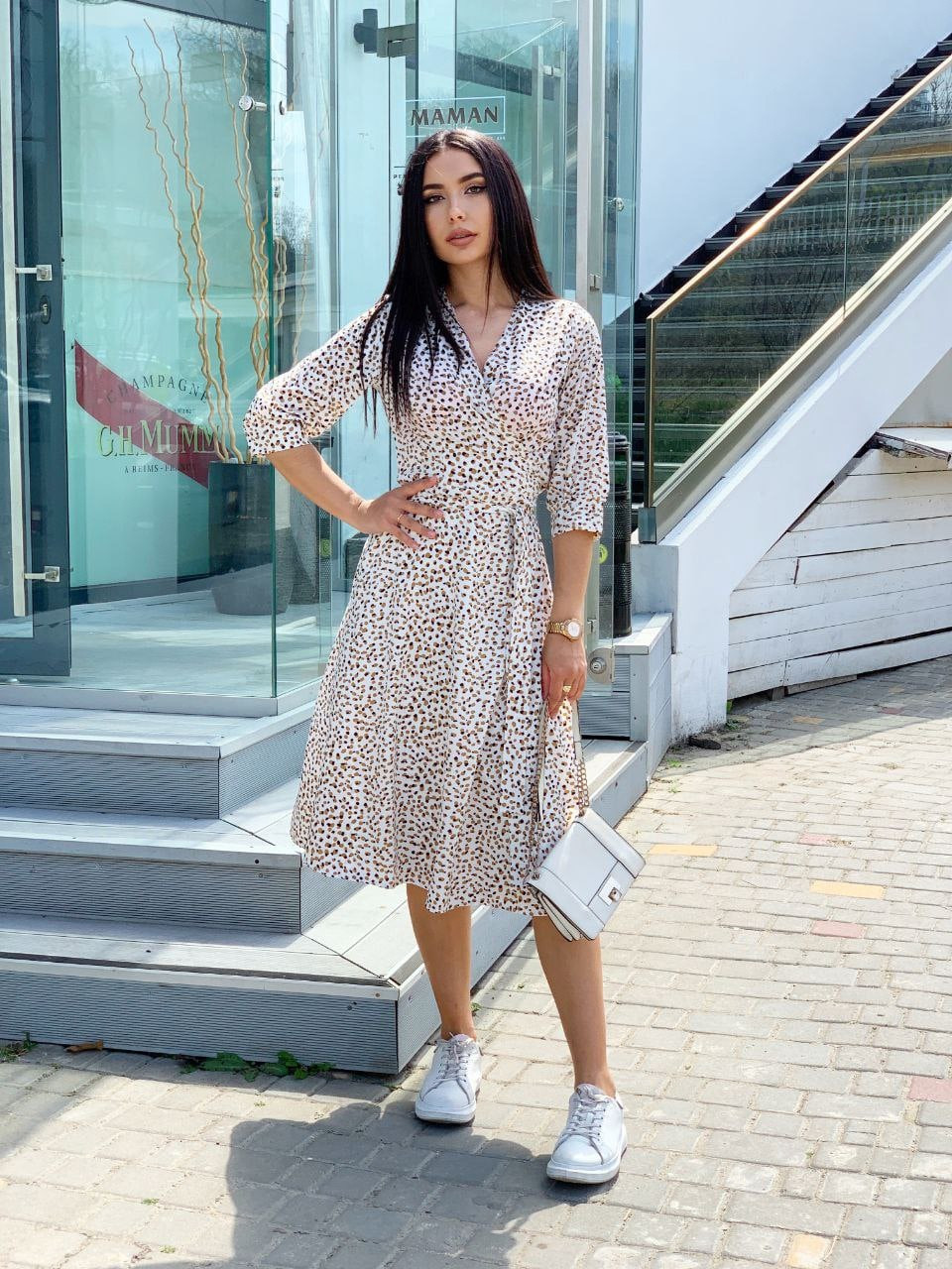 Платье миди яркое