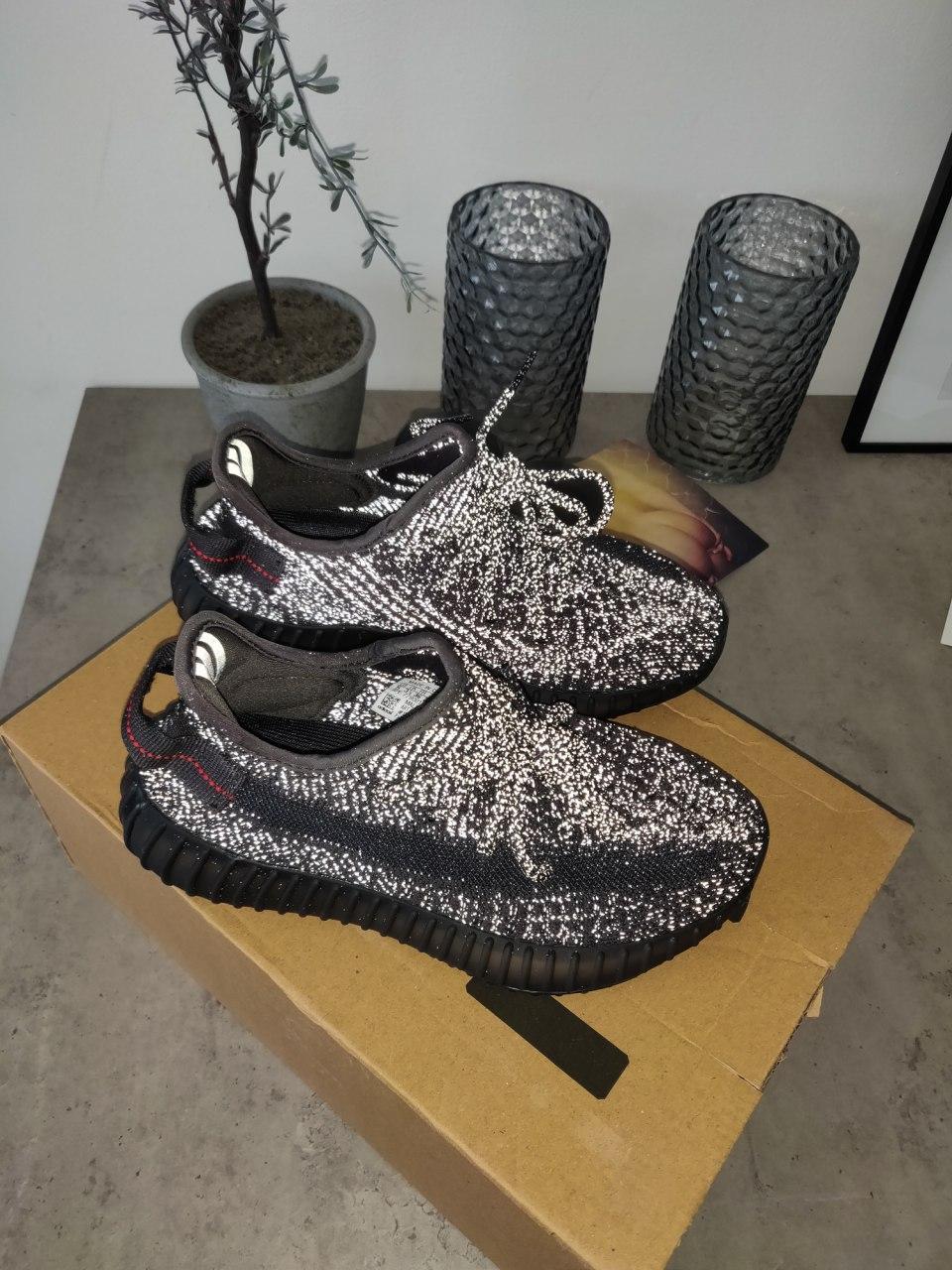 Кросівки чоловічі чорні повний рефлективн Adidas Yeezy Boost 350 V2 (00561), фото 1