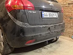 Фаркоп Kia Venga 2009-2017 (Кіа Венга) гак на болтах