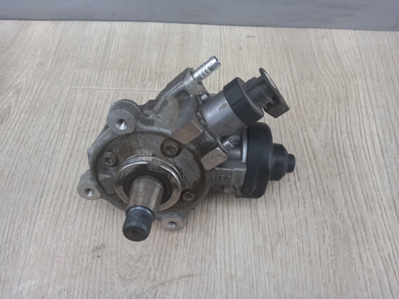 Топливный паливний насос високого тиску ТНВД Audi A1 A3 A4 B8 A5 8T A6 ...