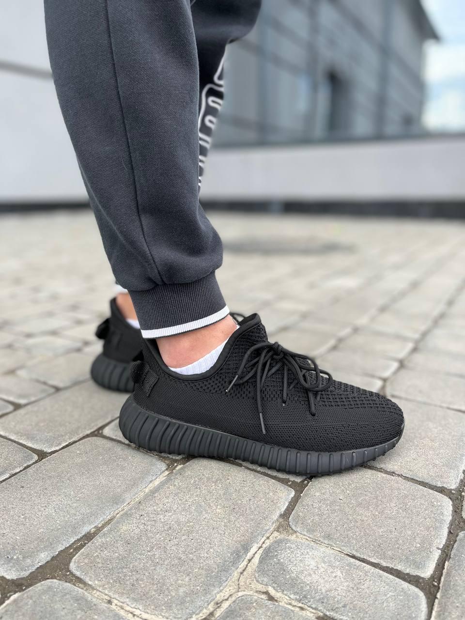 Кросівки чоловічі чорні Adidas Yeezy Boost 350 V2 (00559)