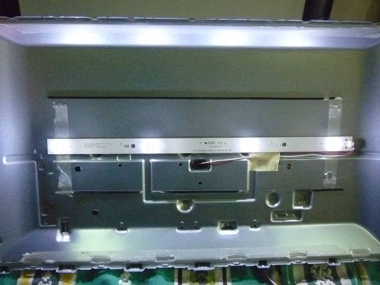 Світлодіодна LED-лінійка LED236D04-ZC23AG-01 (TV KIVI 24")