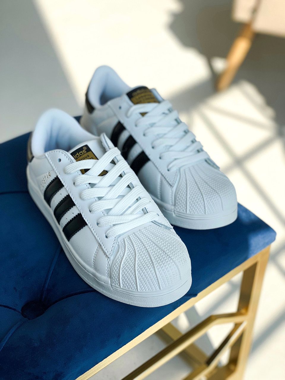 Жіночі кросівки Adidas Superstar White Black Адідас Суперстар білі з чорним натурал шкіра хіт літа
