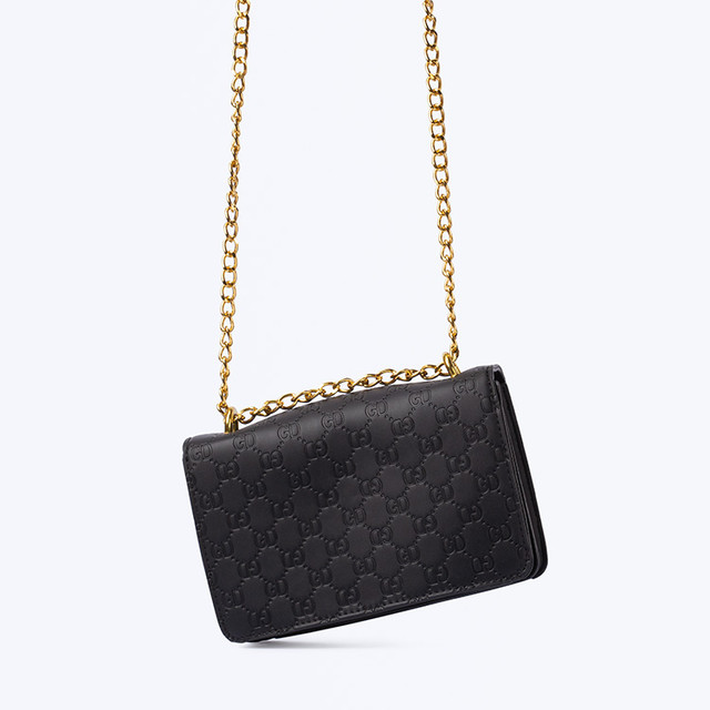 Фото жіночої сумочки на ланцюжку Фото жіночої сумочки на ланцюжку