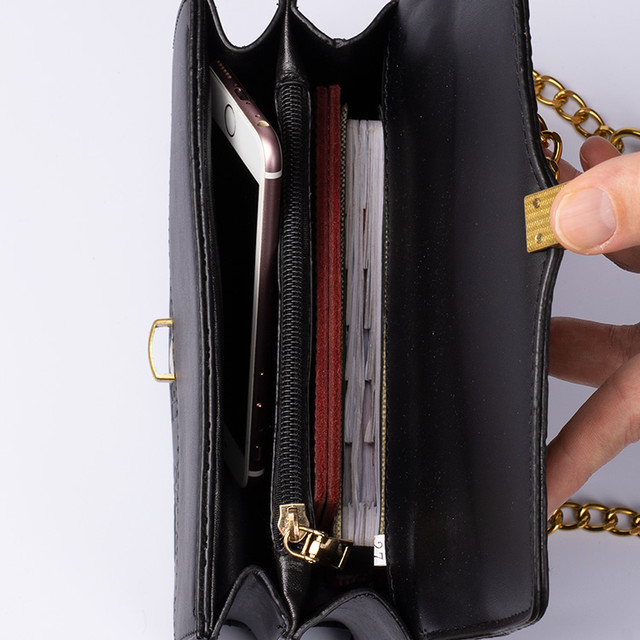 Фото жіночої сумочки на ланцюжку Фото жіночої сумочки на ланцюжку