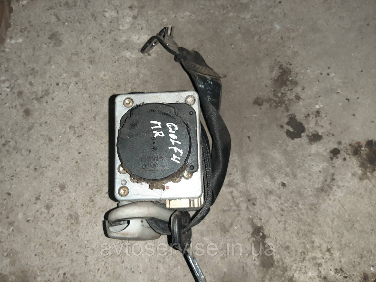 Ремінь безпеки передній правий Volkswagen Golf 4, фото 1