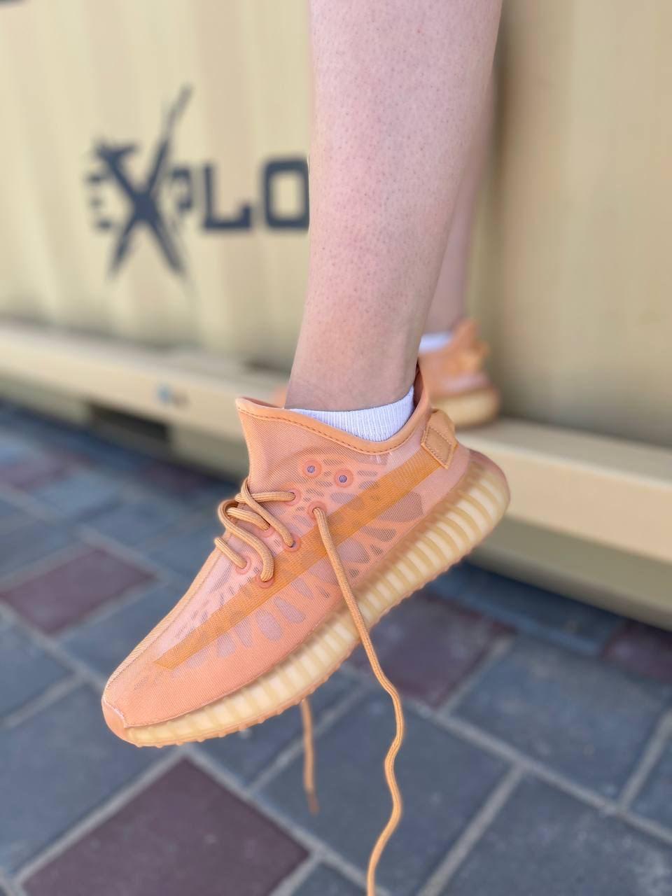 Кросівки жіночі помаранчеві Yeezy Boost 350 V2 Mono Clay (06498)