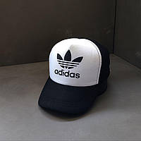 Стильна кепка тракер з принтом adidas