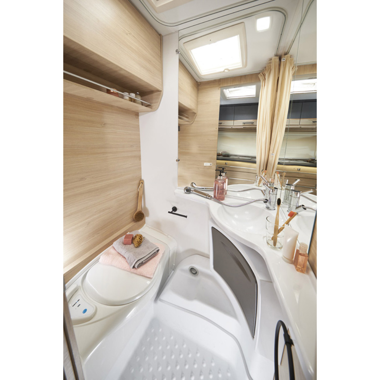 Дом на колесах Caravelair Antares Titanium Anniversary 470 - фото 3 - id-p1626836401