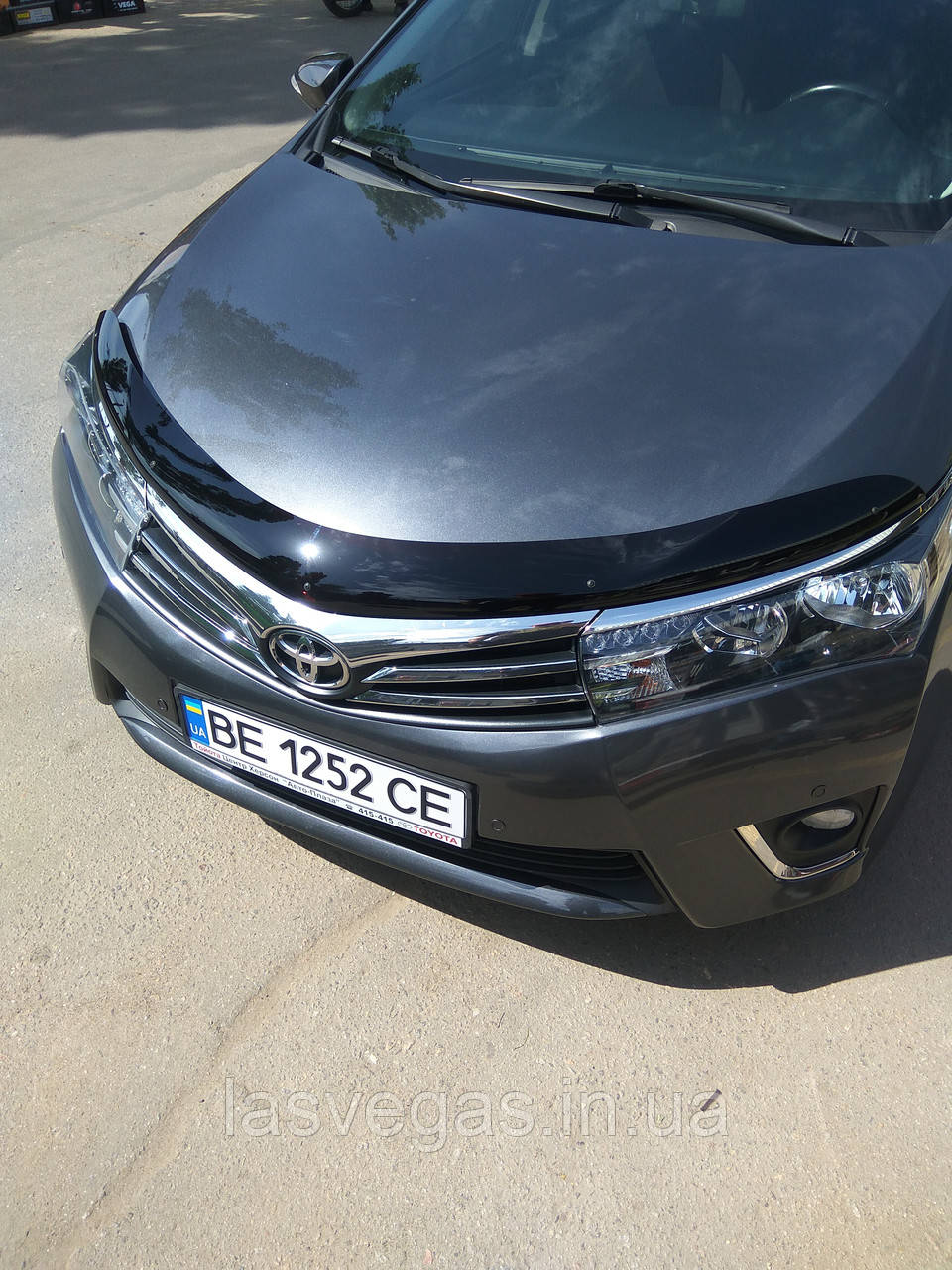 Дефлектор капоту (мухобійка) для Toyota Corolla 2013-2016 (Sim)