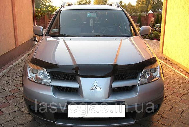Мухобойка, дефлектор капота Mitsubishi Outlander 2001-2007 (Sim)