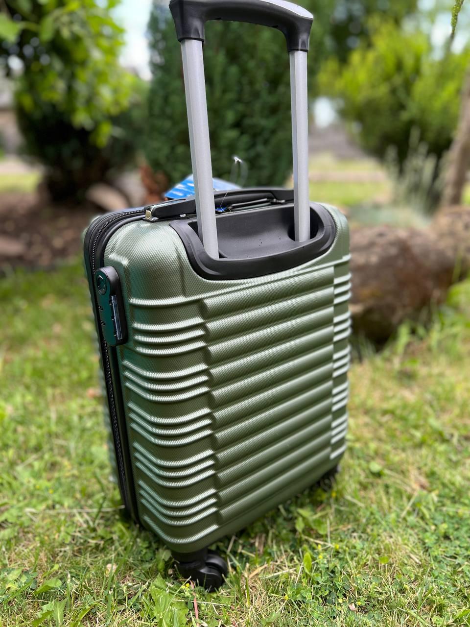 Чемоданы для ручной клади в самолет 40 x 30 x 20 цвет хаки, цена 1076 ...