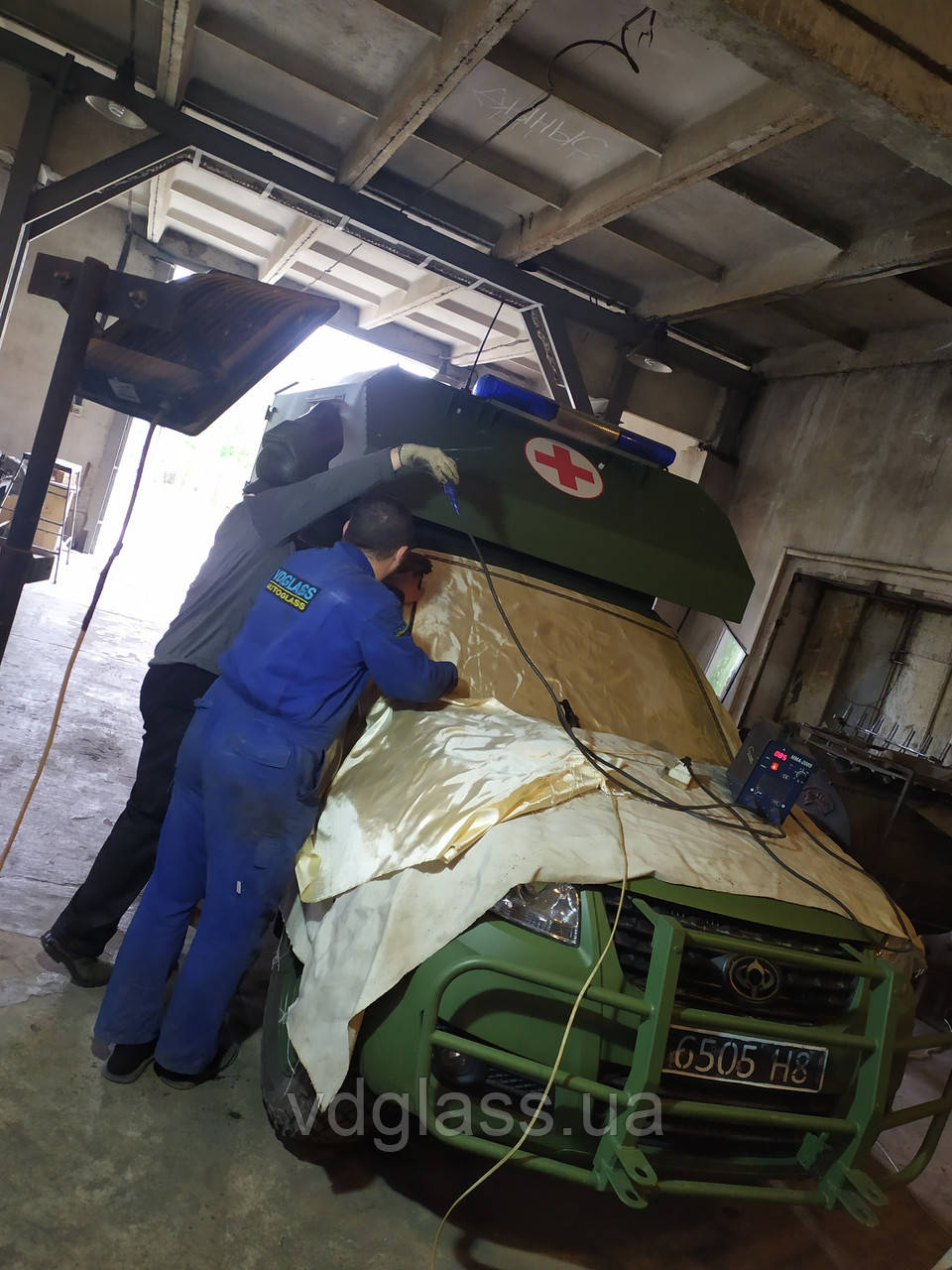 Богдан 2351, 2251 лобове скло пікап на cанітарнний автомобіль триплекс